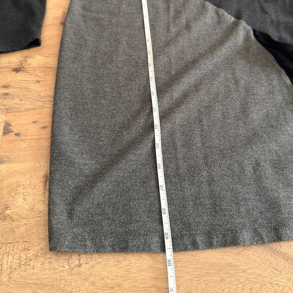Miik Gray Tunic 3/4 length with pocket monochrome made in Canada Sustainable - Picture 5 of 5